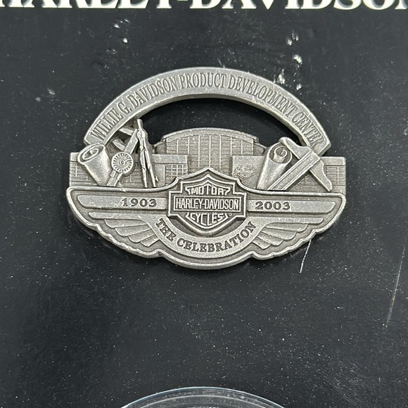 Harley-Davidson 100th Anniversary Vintage Limited Edition Pin and Coin Set - Picture 3 of 6